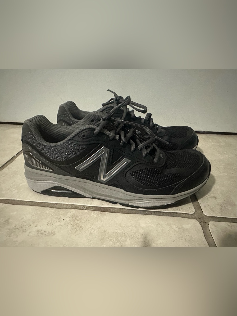 Men’s 7.5 New Balance 1540v3 Castlerock Black motion control shoes